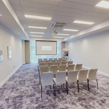 Hotel Radisson Blu Dublin Airport 4*