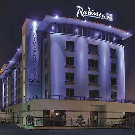 Radisson Blu Dublin Airport 4*