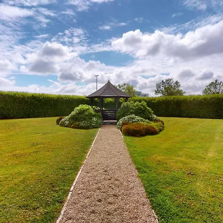 酒店 Radisson Blu Dublin Airport 4*