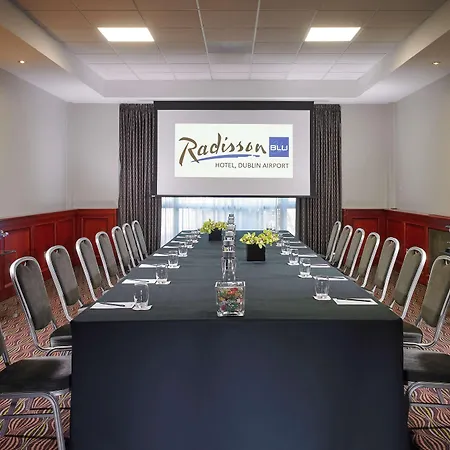 فندق فندق راديسون بلو مطار دوبلين 4*