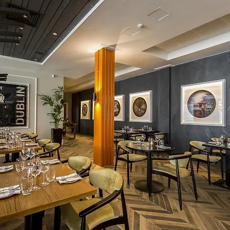 Radisson Blu Dublin Airport Hotel 4*
